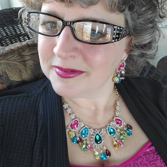 Meet your Posher, Tricia - Picture 5 of 7